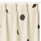 YUKO KATSUKI (香月 裕子) デザイン ふわふわモビール カーテン
ブラック