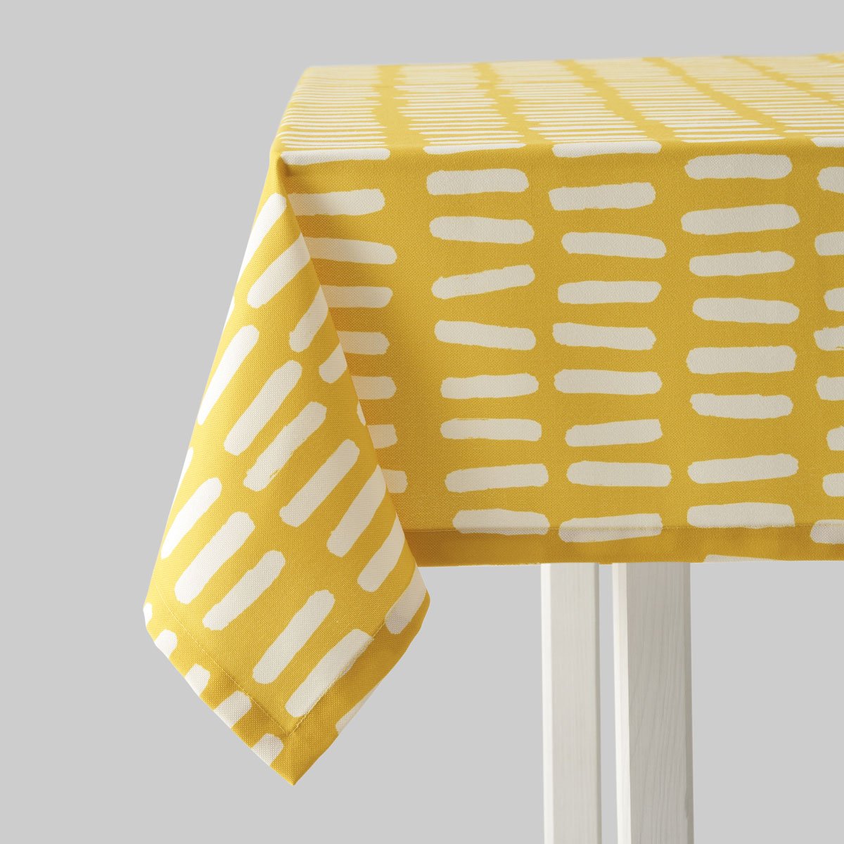 Elisabeth Dunker デザインの Stavar テーブルクロス イエロー