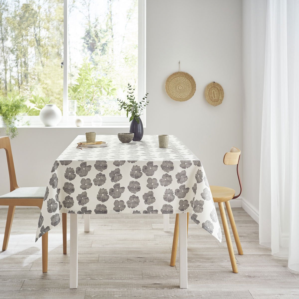 frumafar.デザイン Flowers Shadow カーテン グレー – トレファトレファ