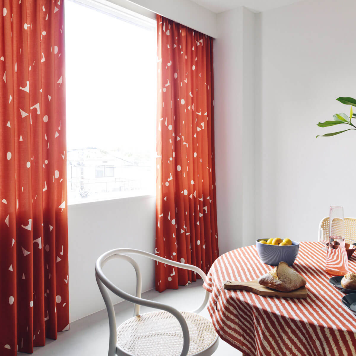 YUKO KATSUKI (香月 裕子) デザイン きらきらモビール カーテン カーキ