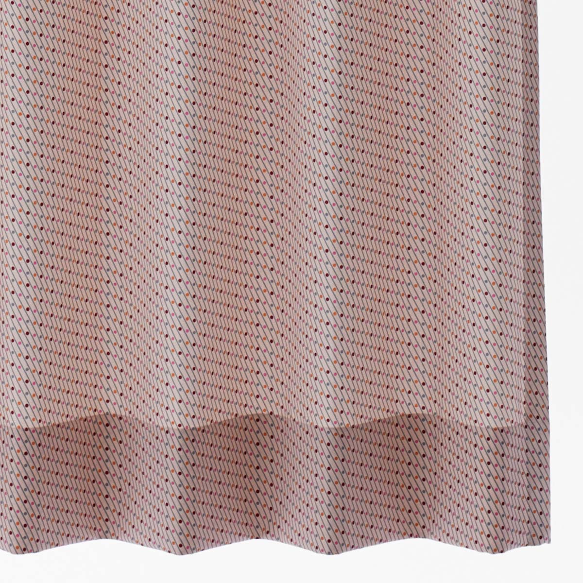 Clara von Zweigbergkデザインの Lots of dots カーテン ピンク